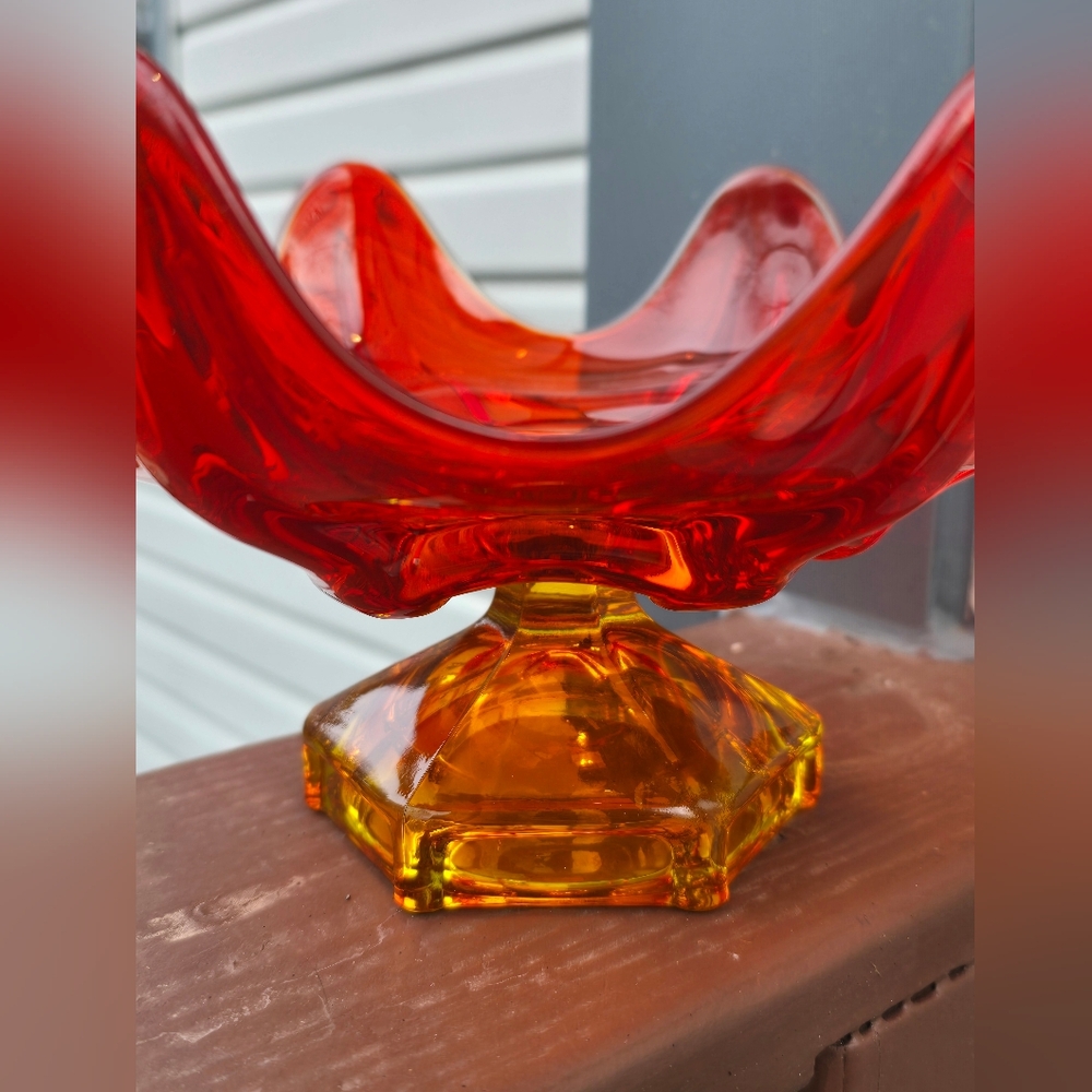 Viking Art Glass Orange Red Amberina 6 petal Footed Bowl With Cadmium Glow - Picture 3 of 6